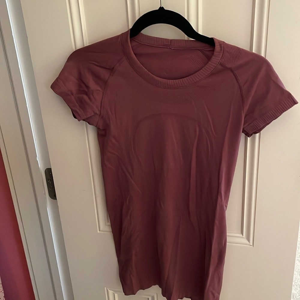 Lululemon workout top